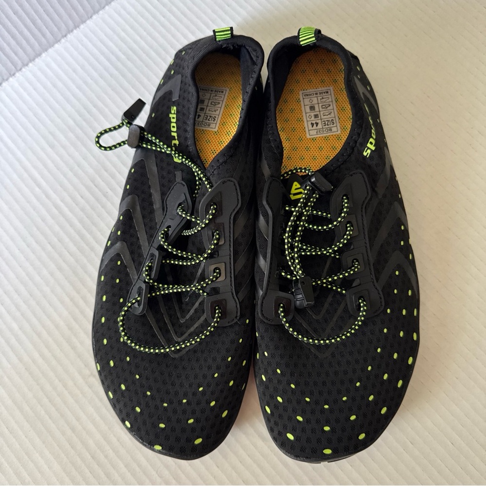 Brand New Water‎ Shoes – Size 44 (Men’s US 10.5-11) - Picture 2 of 5